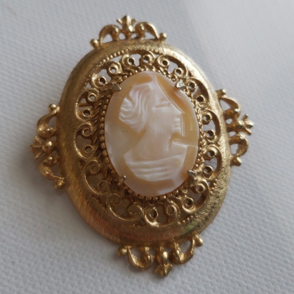 FLORENZA Vintage Cameo Brooch - Picture 1 of 7